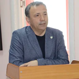 Рустем Ахмадинуров